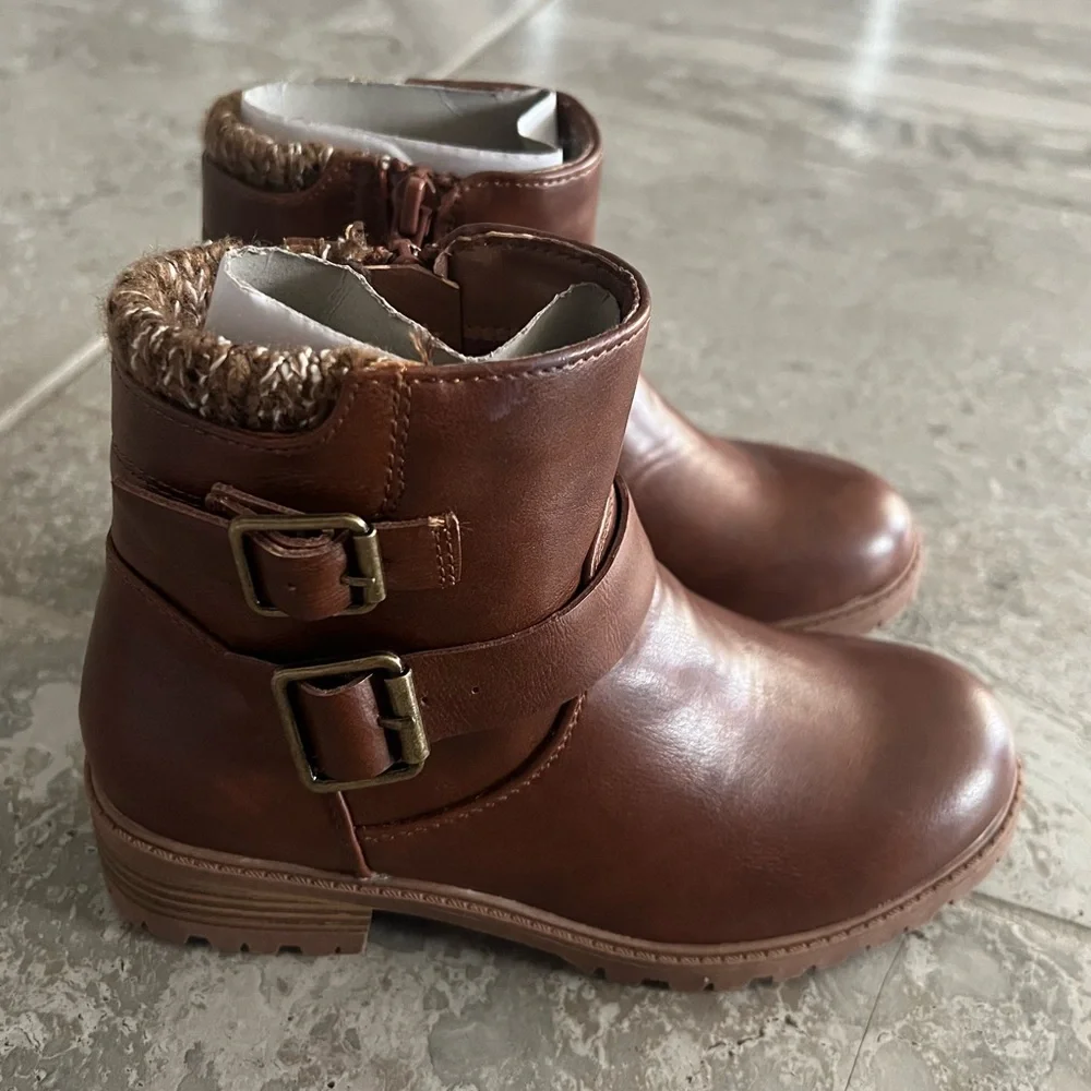 Madden Girl JKayce Brown Sweater Knit Ankle Boots with Buckle Detail, Size 1